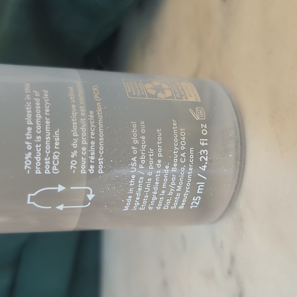 BEAUTYCOUNTER Instant Eye Makeup Remover full size - Picture 4 of 5